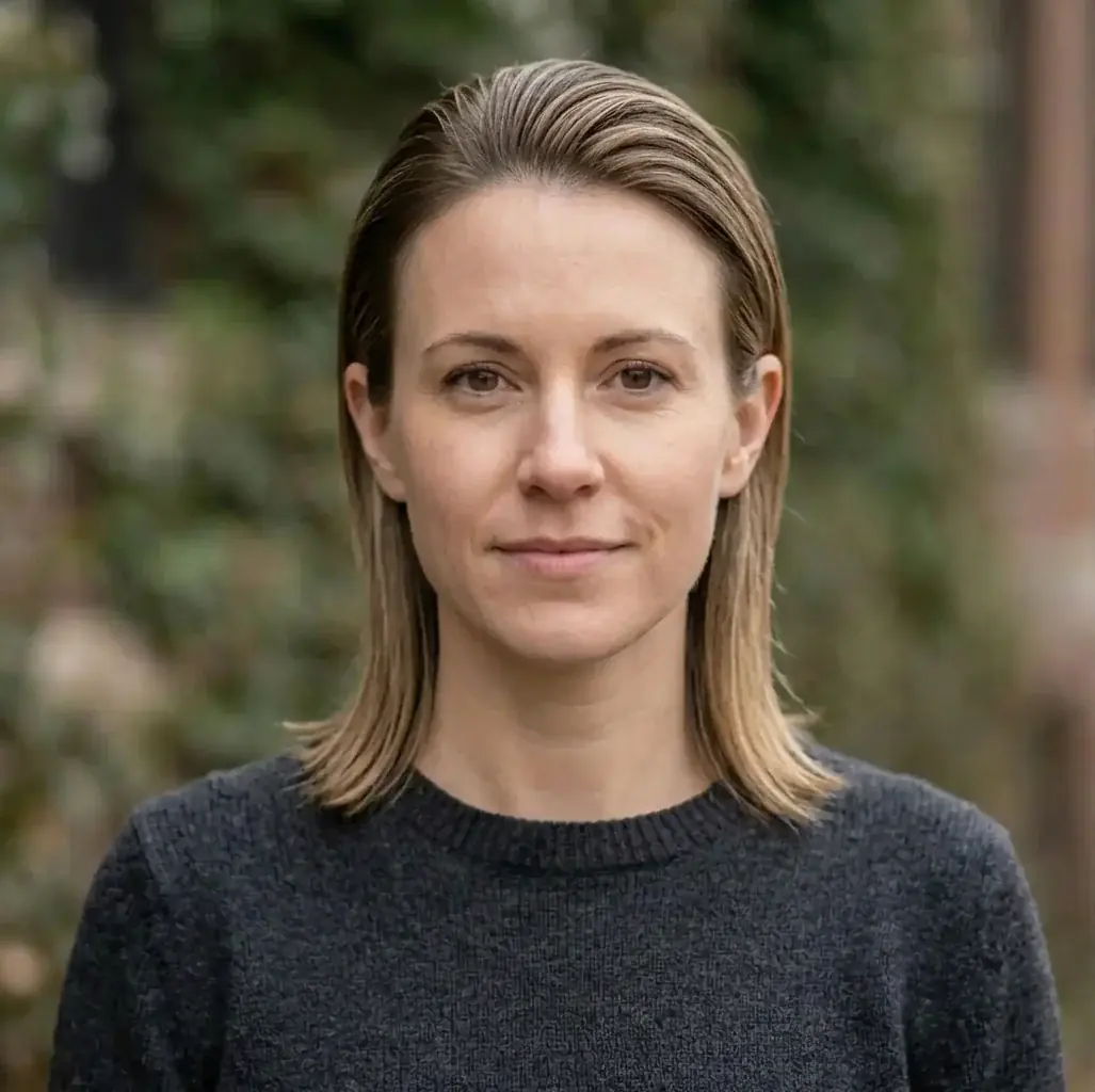 Slick Back hairstyle for Women